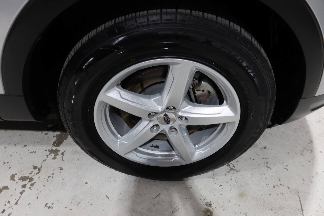 Used 2018 Ford Explorer XLT w/ Equipment Group 201A FWD image 41