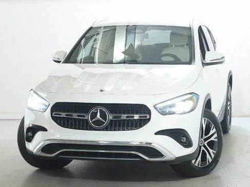 Used 2025 Mercedes-Benz GLA 250 4MATIC image 3