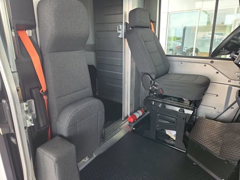 Used 2024 Chevrolet Brightdrop 400 w/ Commercial Equipment Package AWD/4WD image 20