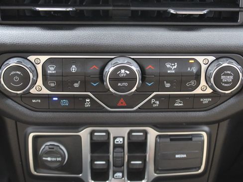 Used 2025 Jeep Wrangler Unlimited Sport S 4xe AWD/4WD image 32