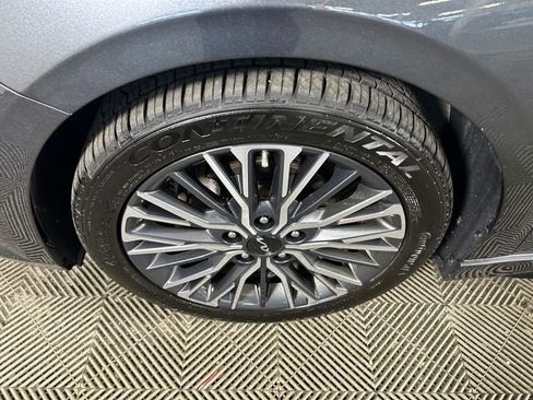 Used 2023 Kia Forte GT-Line w/ GT-Line Technology Package FWD image 11