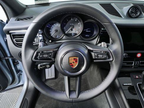 Used 2026 Porsche Macan AWD/4WD image 6