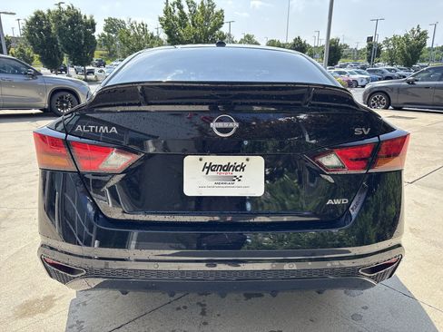 Used 2023 Nissan Altima 2.5 SV AWD/4WD image 8