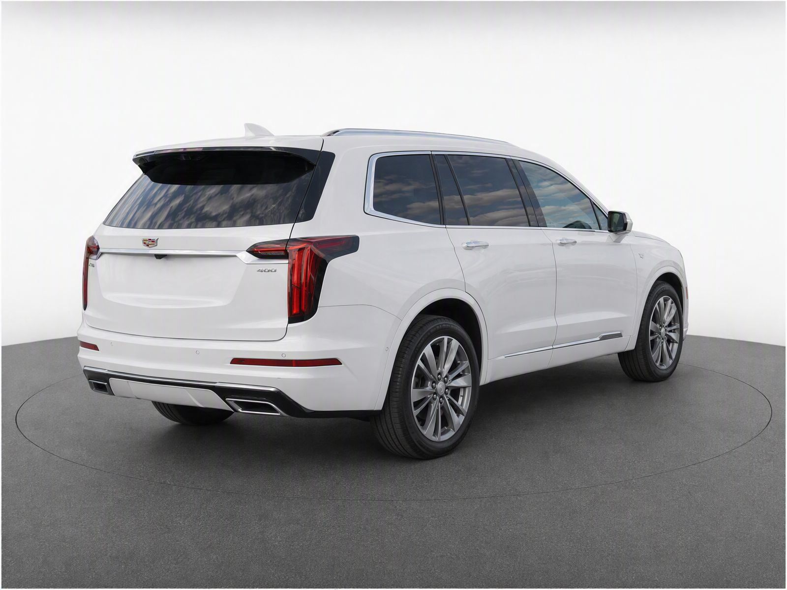Used 2025 Cadillac XT6 Premium Luxury w/ Technology Package FWD image 4