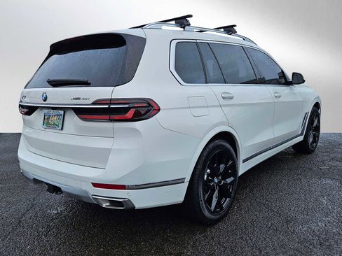 Used 2024 BMW X7 xDrive40i w/ Executive Package image 3
