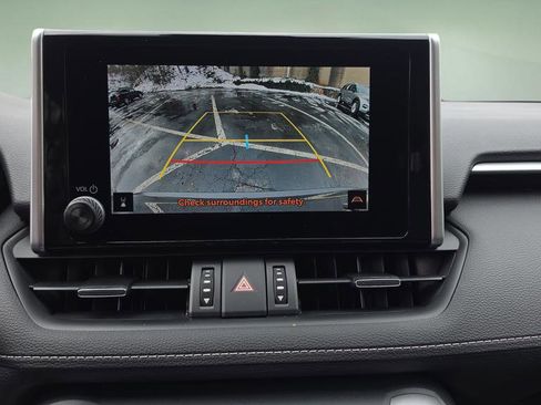 Used 2023 Toyota RAV4 XLE Premium image 27