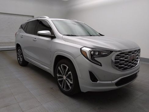 Used 2018 GMC Terrain Denali w/ Advanced Safety Package image 13
