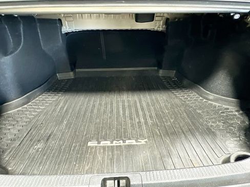 Used 2018 Toyota Camry SE FWD image 24