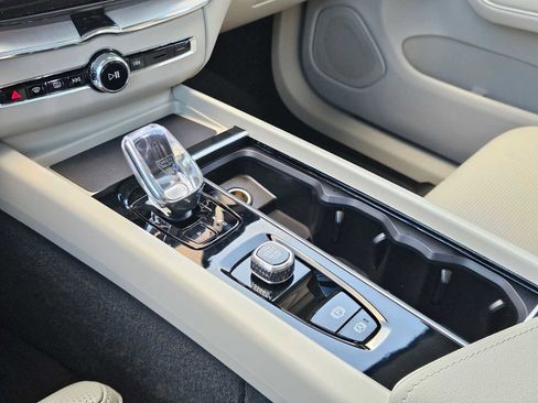 New 2026 Volvo XC60 B5 Ultra w/ Protection Package Premier image 23