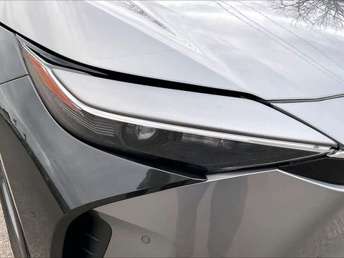 Used 2024 Toyota bZ4X XLE image 25