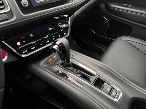 Used 2019 Honda HR-V Touring image 13