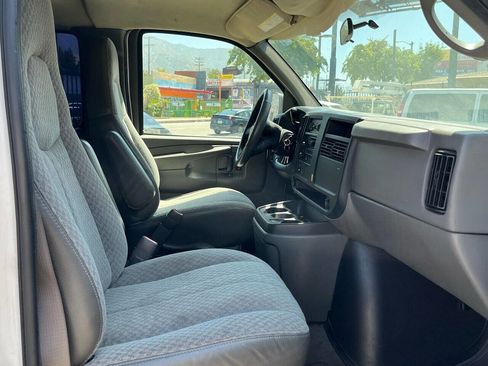 Used 2006 GMC Savana 2500 Passenger image 10
