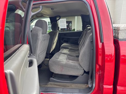 Used 2005 Chevrolet Silverado 2500 LS AWD/4WD image 11