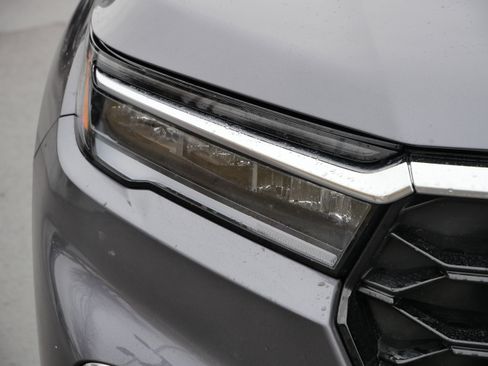 Used 2023 Honda Pilot Touring image 16