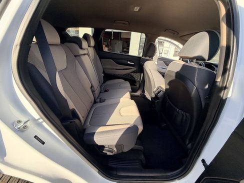 Used 2019 Hyundai Santa Fe SE FWD image 16