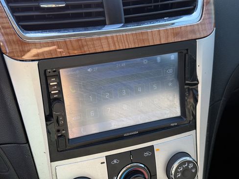 Used 2011 Chevrolet Malibu LT image 20