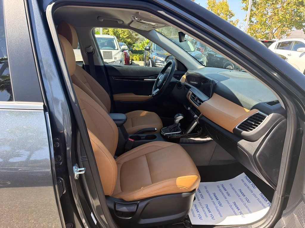 Certified 2024 Kia Seltos EX FWD image 10
