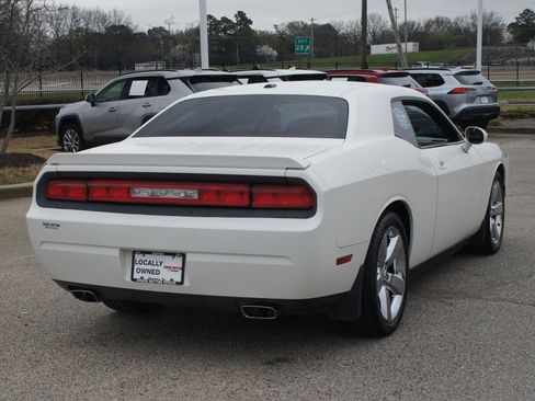 Used 2010 Dodge Challenger R/T image 14