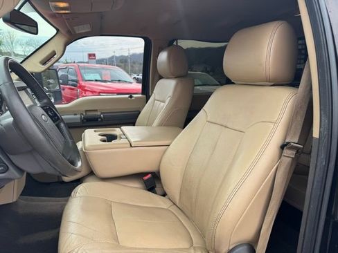 Used 2013 Ford F250 Lariat w/ Lariat Interior Pkg image 10