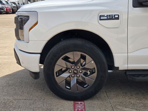 Used 2024 Ford F150 Lightning Flash AWD/4WD image 5