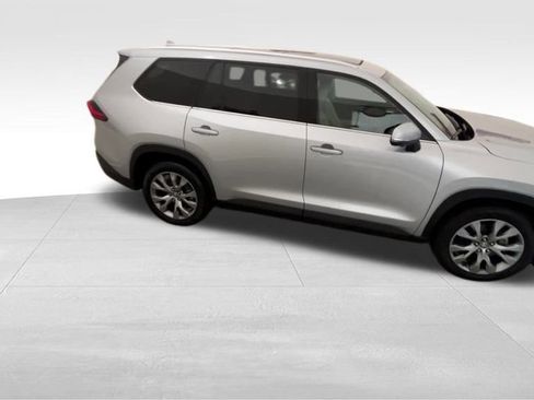 Used 2024 Toyota Grand Highlander Platinum image 15