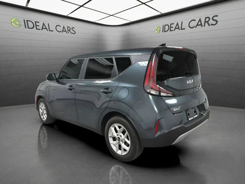 Used 2023 Kia Soul LX w/ LX Technology Package FWD image 7