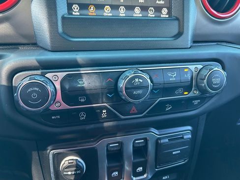 Used 2021 Jeep Wrangler Sport AWD/4WD image 25