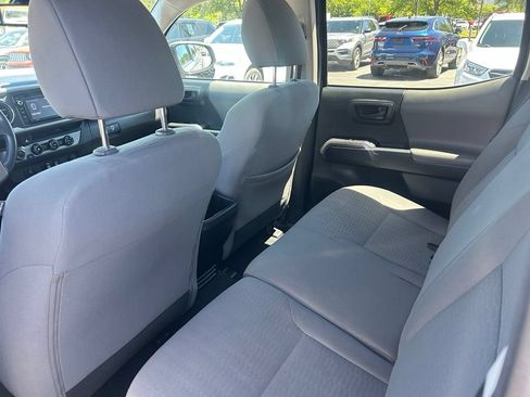 Used 2018 Toyota Tacoma SR5 AWD/4WD image 29