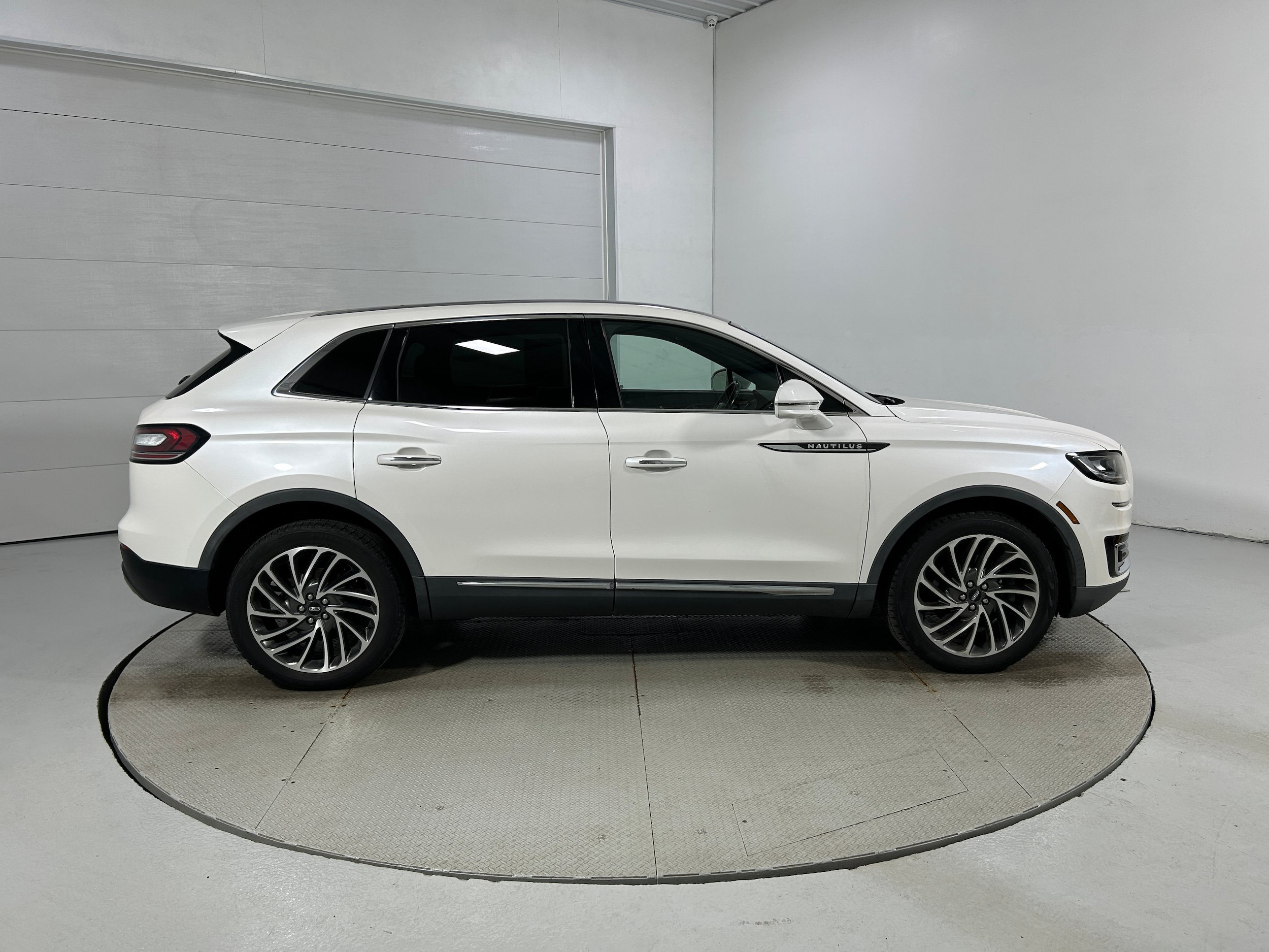 Used 2019 Lincoln Nautilus Reserve AWD/4WD image 39