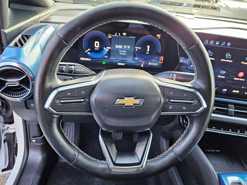 Used 2026 Chevrolet Equinox EV LT FWD image 14