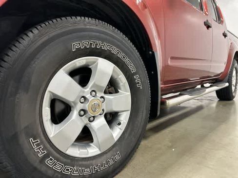 Used 2013 Nissan Frontier SV w/ SV Value Truck Pkg RWD image 28