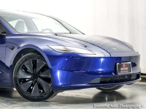 Used 2025 Tesla Model 3 Long Range AWD/4WD image 2