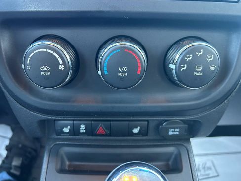 Used 2012 Jeep Compass Latitude AWD/4WD image 23