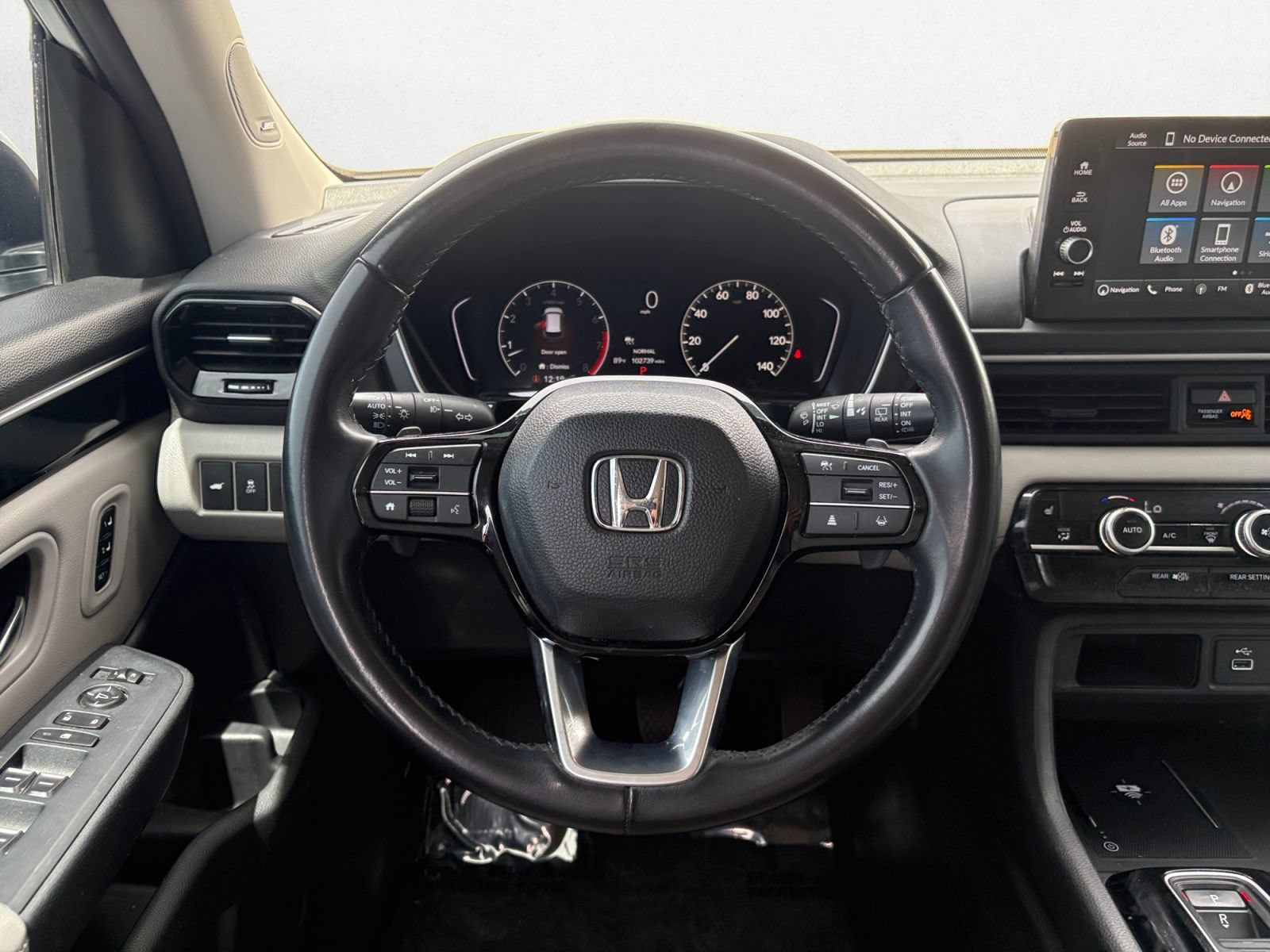 Used 2023 Honda Pilot Touring image 12