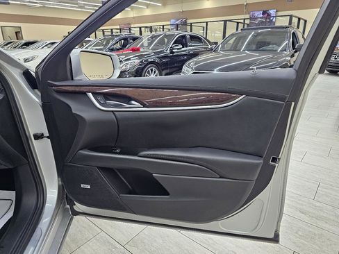 Used 2013 Cadillac XTS Luxury FWD image 39