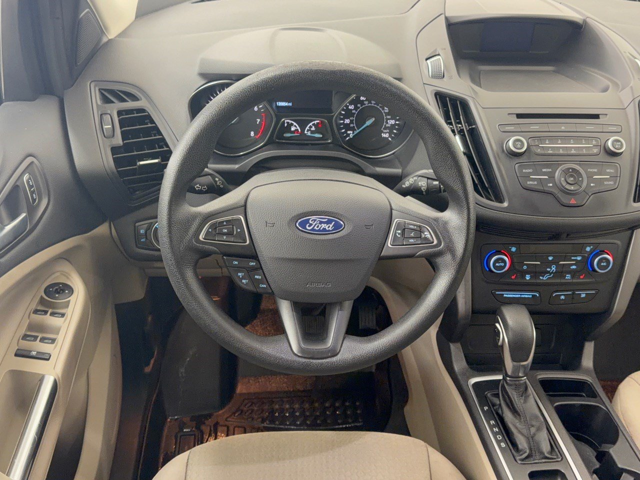 Used 2018 Ford Escape SE FWD image 10