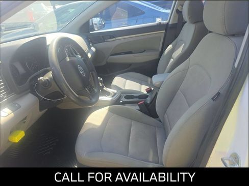 Used 2017 Hyundai Elantra SE FWD image 7