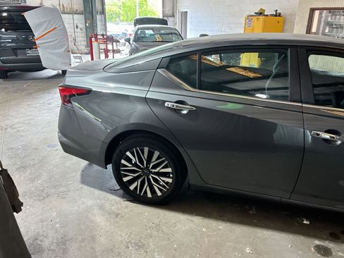 Used 2025 Nissan Altima 2.5 SV image 7