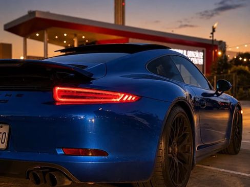 Used 2016 Porsche 911 GT3 RS image 9