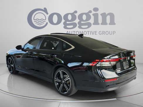 Used 2025 Honda Accord Sport image 3