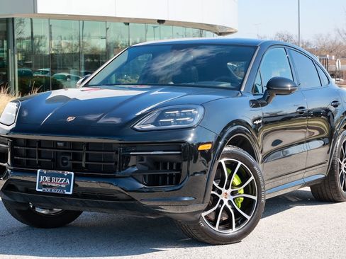 Certified 2025 Porsche Cayenne E-Hybrid Coupe image 18