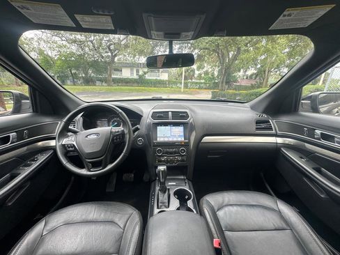 Used 2018 Ford Explorer XLT w/ Equipment Group 202A image 17