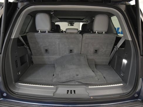 Used 2018 Lincoln Navigator Reserve w/ Technology Package image 37