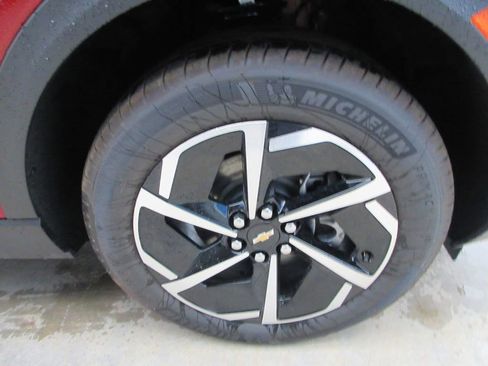 New 2026 Chevrolet Equinox EV LT image 9