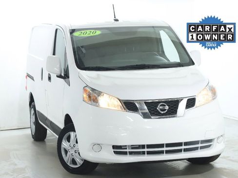 Used 2020 Nissan NV200 SV image 2