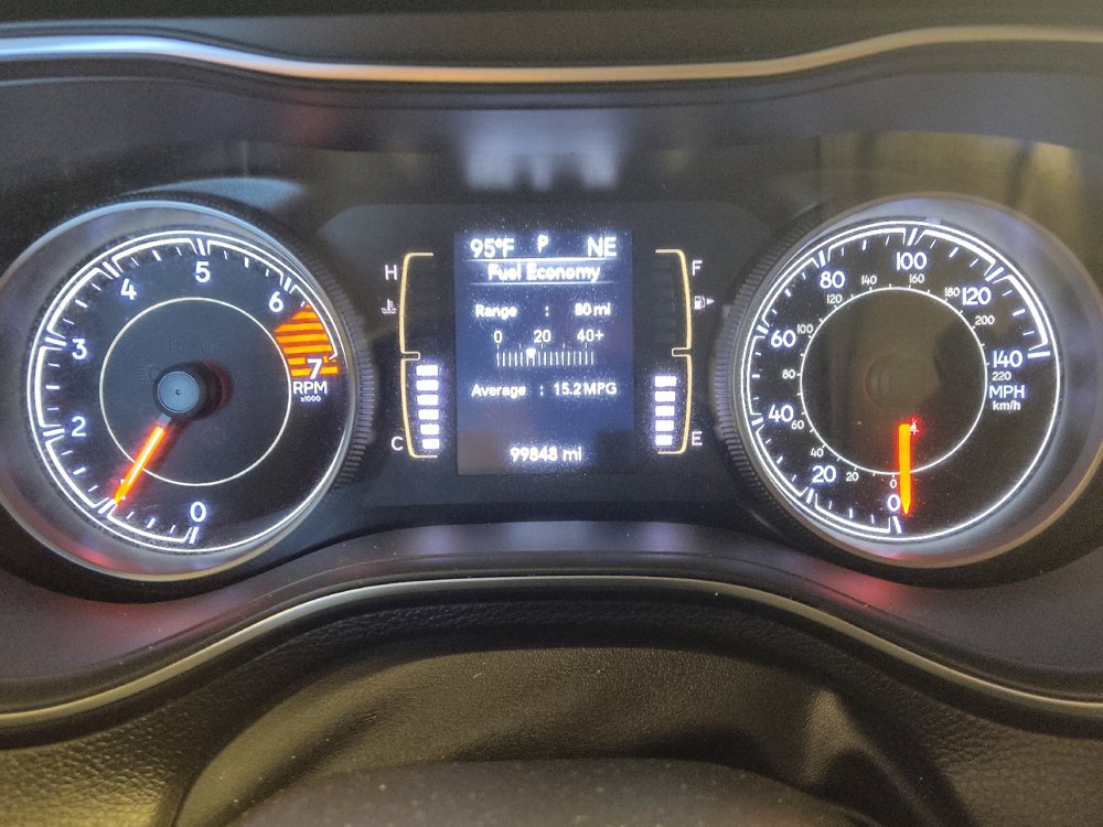 Used 2019 Jeep Cherokee Latitude Plus FWD image 23
