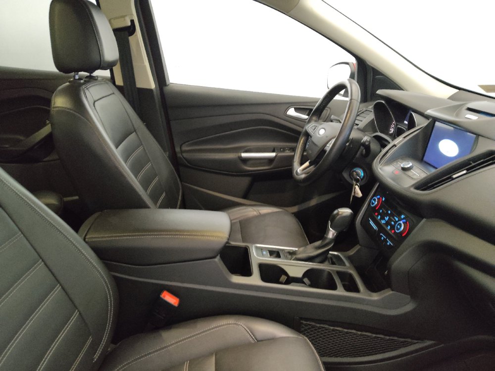 Used 2017 Ford Escape SE w/ SE Leather Comfort Package AWD/4WD image 21