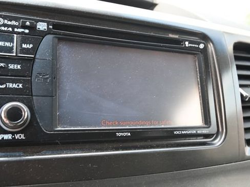 Used 2014 Toyota Sienna LE AWD/4WD image 16