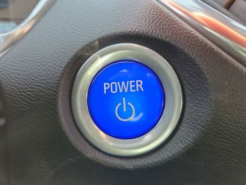 Used 2017 Chevrolet Volt Premier w/ Driver Confidence II Package FWD image 32