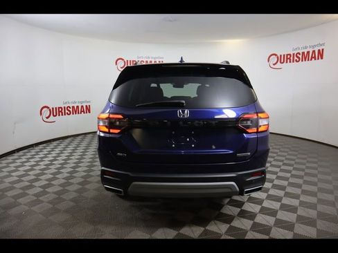 Used 2023 Honda Pilot Touring image 8